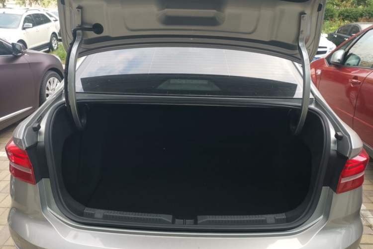 Used Volkswagen Lavida 2019 1.5L Automatic Vision Edition China VI Standard Trunk