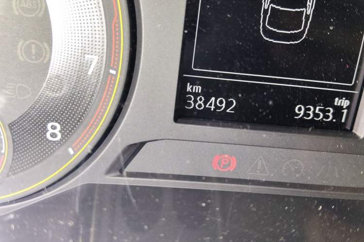 Used Volkswagen Lavida 2019 1.5L Manual Comfort Edition China VI Standard Odometer Close Up