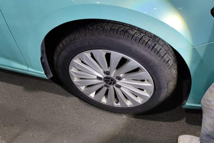 Used Volkswagen Lavida 2019 1.5L Manual Comfort Edition China VI Standard Right Front Wheel Hub