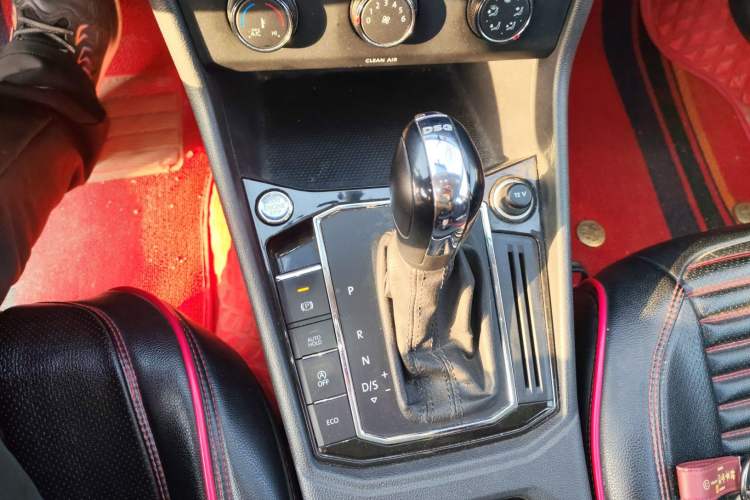 Used Volkswagen Lavida 2019 Hatchback 280TSI DSG Comfort Edition China VI Standard Gear Lever