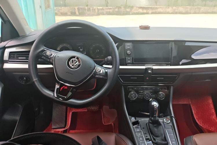 Used Volkswagen Lavida 2019 280TSI DSG Luxury Edition China VI Standard Center Console