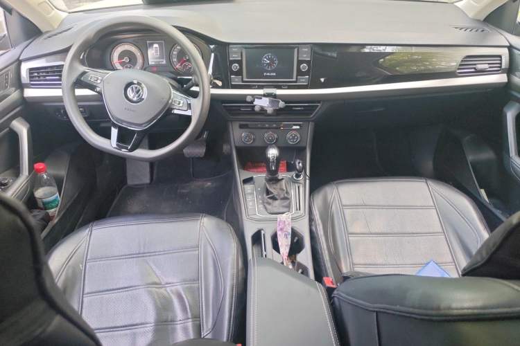 Used Volkswagen Lavida 2019 1.5L Automatic Comfort Edition China VI Standard Center Console