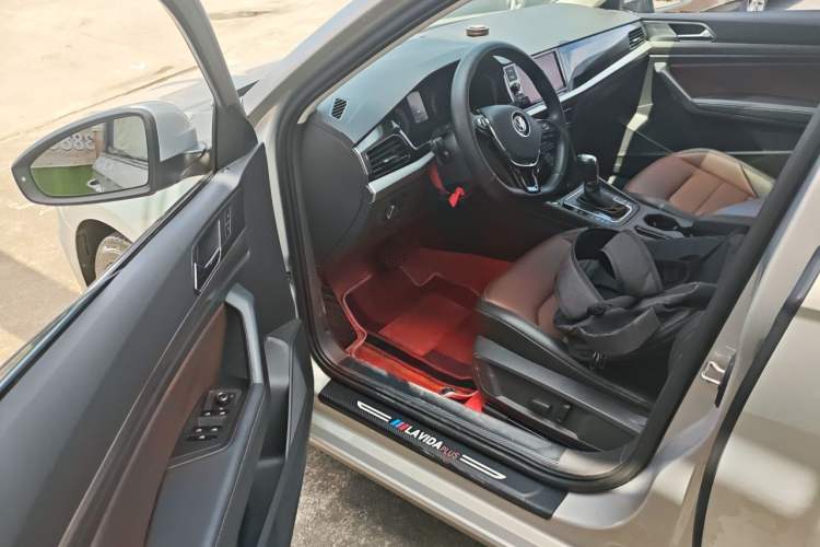 Used Volkswagen Lavida 2019 280TSI DSG Luxury Edition China VI Standard Driver Seat