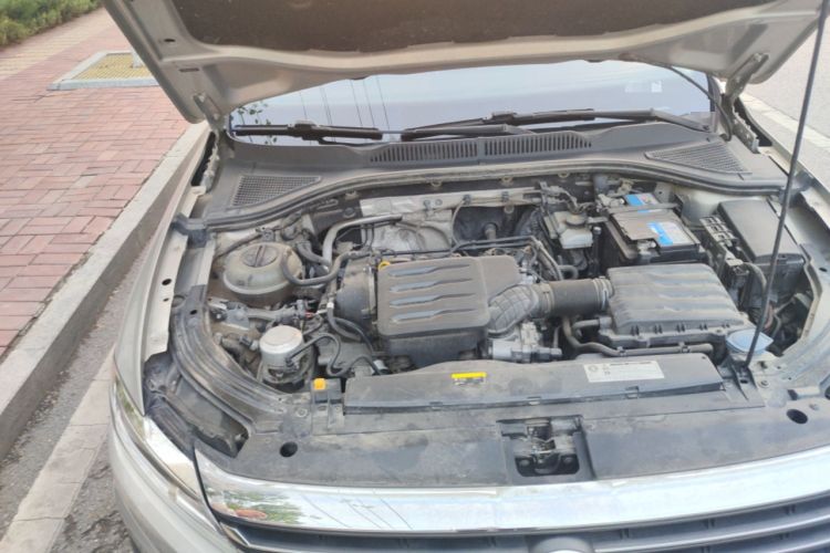 Used Volkswagen Lavida 2019 1.5L Automatic Comfort Edition China VI Standard Engine Bay Right