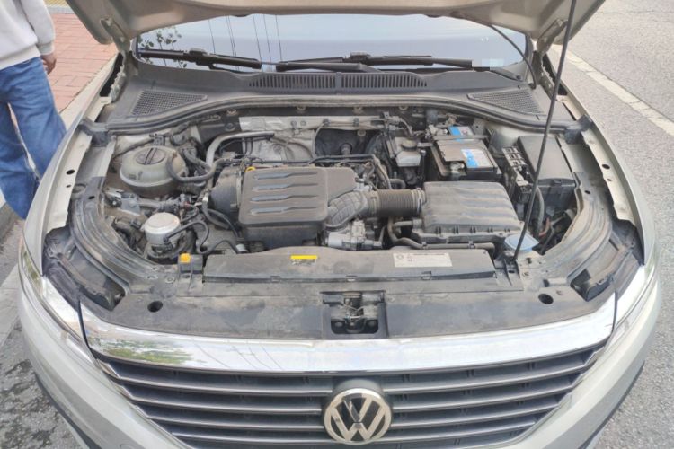 Used Volkswagen Lavida 2019 1.5L Automatic Comfort Edition China VI Standard Engine Bay