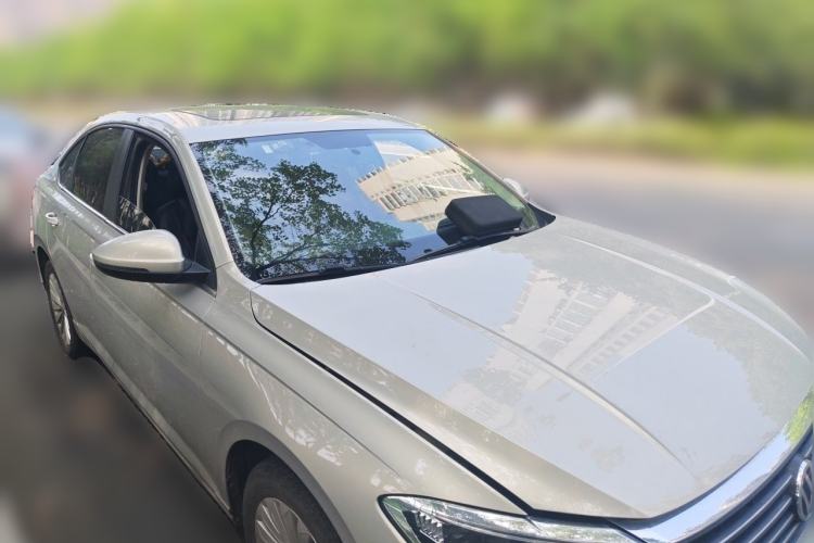 Used Volkswagen Lavida 2019 1.5L Automatic Comfort Edition China VI Standard Front Right 45 Deg