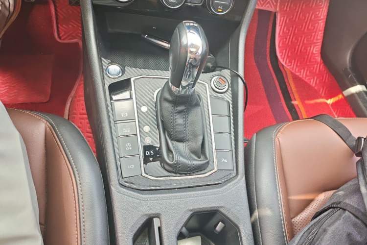 Used Volkswagen Lavida 2019 280TSI DSG Luxury Edition China VI Standard Gear Lever