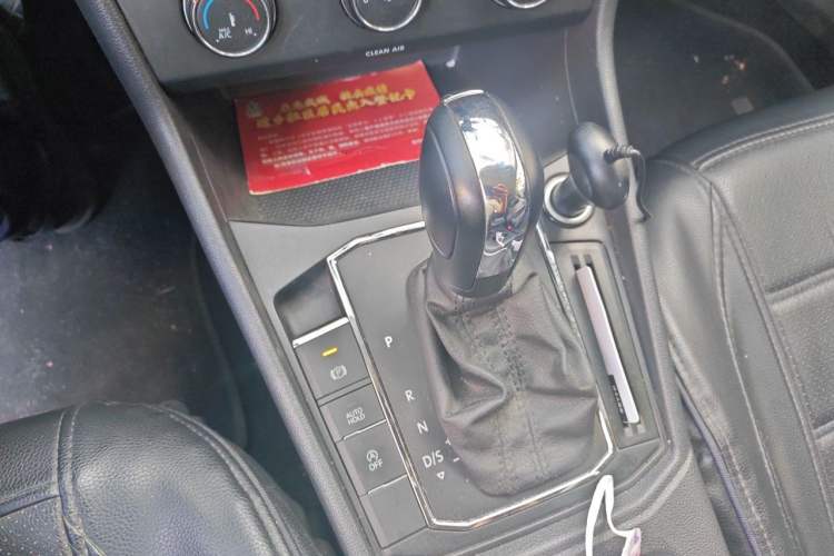 Used Volkswagen Lavida 2019 1.5L Automatic Comfort Edition China VI Standard Gear Lever