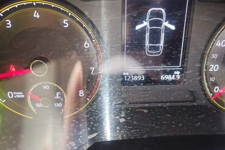 Used Volkswagen Lavida 2019 280TSI DSG Comfort Edition China VI standard Odometer Close Up