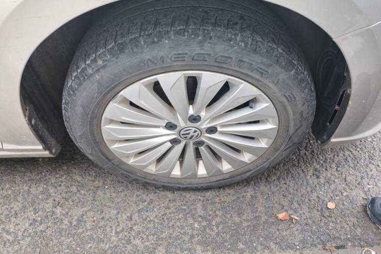 Used Volkswagen Lavida 2019 1.5L Automatic Comfort Edition China VI Standard Right Front Wheel Hub