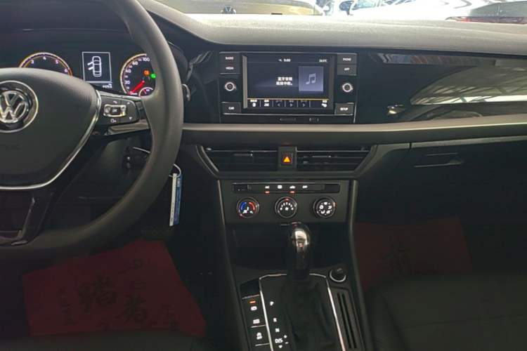 Used Volkswagen Lavida 2019 1.5L Automatic Comfort Edition China VI Standard Audio And AC Panel