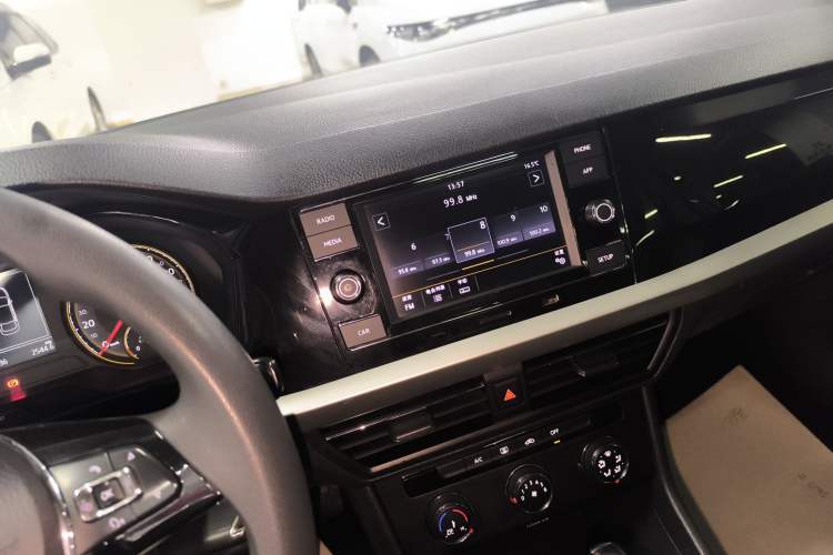 Used Volkswagen Lavida 2019 1.5L Automatic Comfort Edition China VI Standard Audio And AC Panel