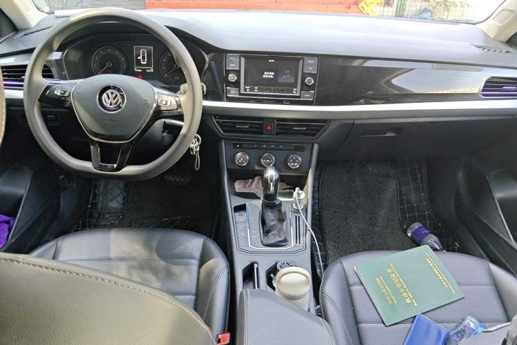 Used Volkswagen Lavida 2019 1.5L Automatic Comfort Edition China VI Standard Center Console