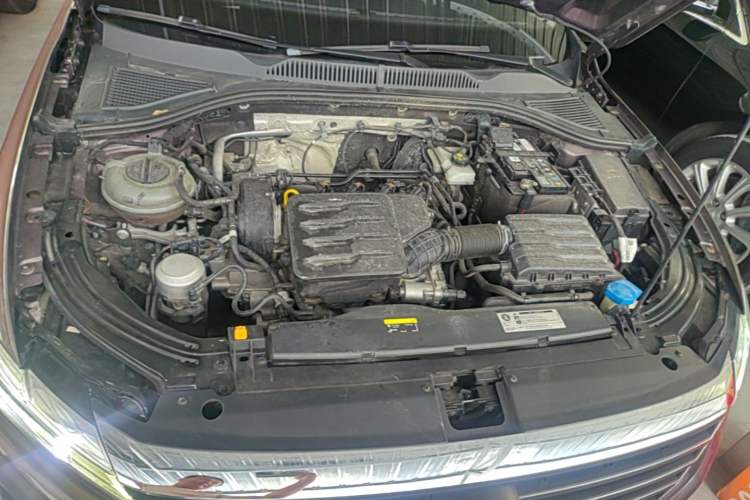 Used Volkswagen Lavida 2019 1.5L Automatic Comfort Edition China VI Standard Engine Bay