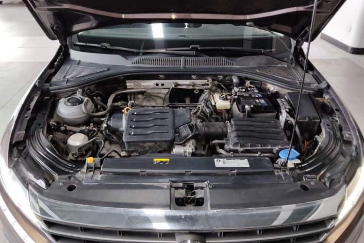 Used Volkswagen Lavida 2019 1.5L Automatic Comfort Edition China VI Standard Engine Bay