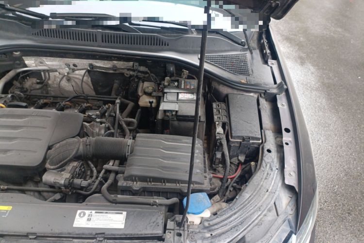 Used Volkswagen Lavida 2019 1.5L Automatic Comfort Edition China VI Standard Engine Bay Left