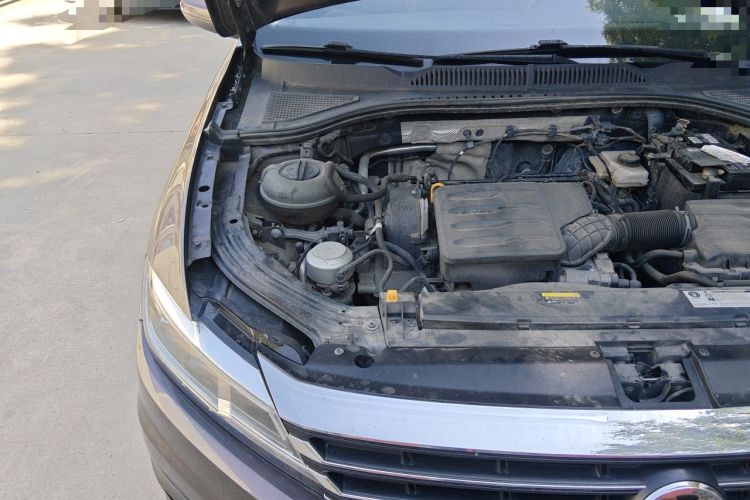 Used Volkswagen Lavida 2019 1.5L Automatic Comfort Edition China VI Standard Engine Bay Right
