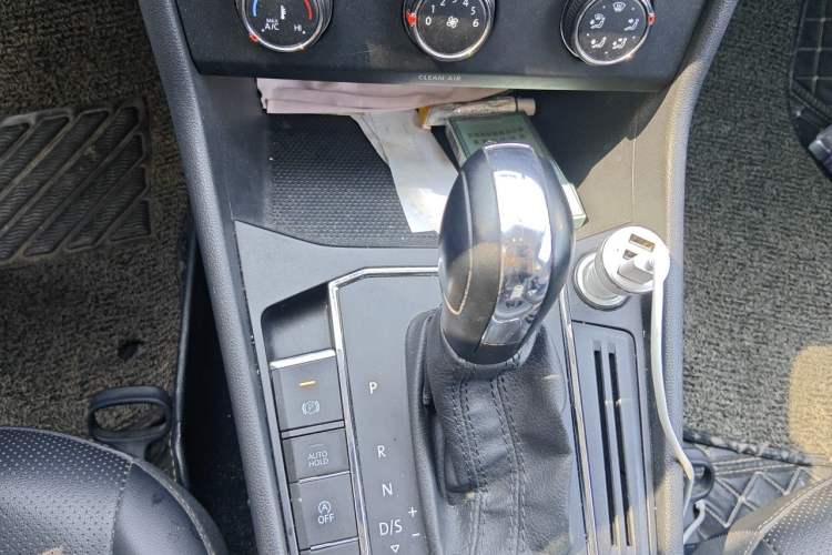 Used Volkswagen Lavida 2019 1.5L Automatic Comfort Edition China VI Standard Gear Lever