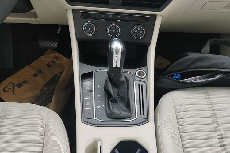 Used Volkswagen Lavida 2019 280TSI DSG Comfort Edition China VI standard Gear Lever