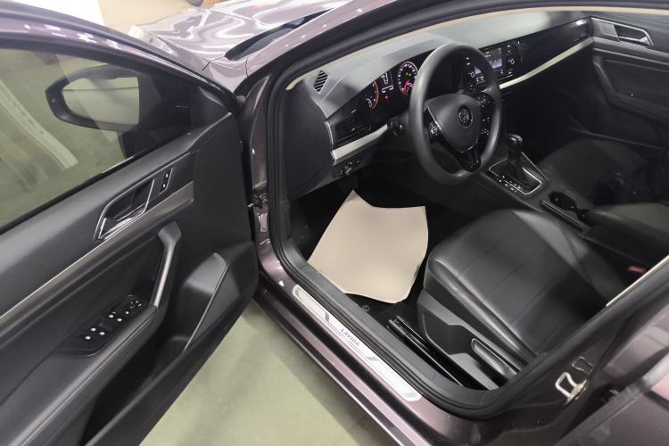 Used Volkswagen Lavida 2019 1.5L Automatic Comfort Edition China VI Standard Interior 3