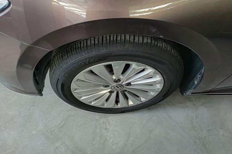Used Volkswagen Lavida 2019 1.5L Automatic Comfort Edition China VI Standard Left Front Wheel Hub