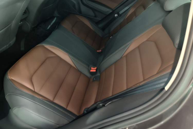 Used Volkswagen Lavida 2019 280TSI DSG Luxury Edition China VI Standard Left Rear Seat
