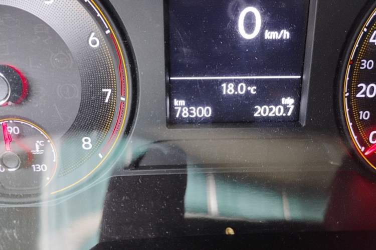Used Volkswagen Lavida 2019 280TSI DSG Comfort Edition China VI standard Odometer Close Up
