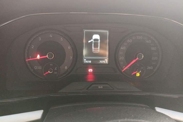 Used Volkswagen Lavida 2019 1.5L Manual Comfort Edition China VI Standard Odometer Close Up