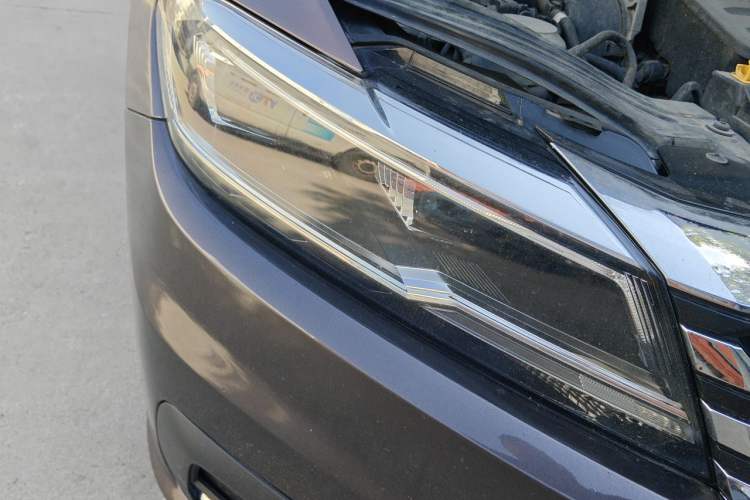 Used Volkswagen Lavida 2019 1.5L Automatic Comfort Edition China VI Standard Right Front Headlight