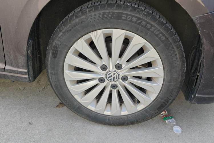 Used Volkswagen Lavida 2019 1.5L Automatic Comfort Edition China VI Standard Right Front Wheel Hub