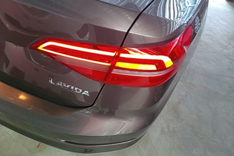 Used Volkswagen Lavida 2019 1.5L Automatic Comfort Edition China VI Standard Right Rear Taillight