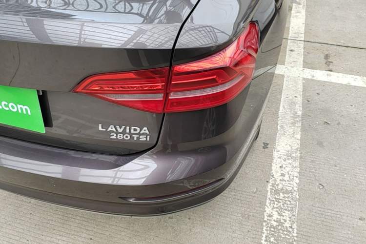 Used Volkswagen Lavida 2019 280TSI DSG Comfort Edition China VI standard Right Rear Taillight