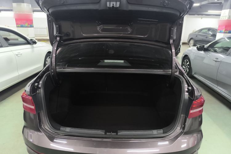 Used Volkswagen Lavida 2019 1.5L Automatic Comfort Edition China VI Standard Trunk