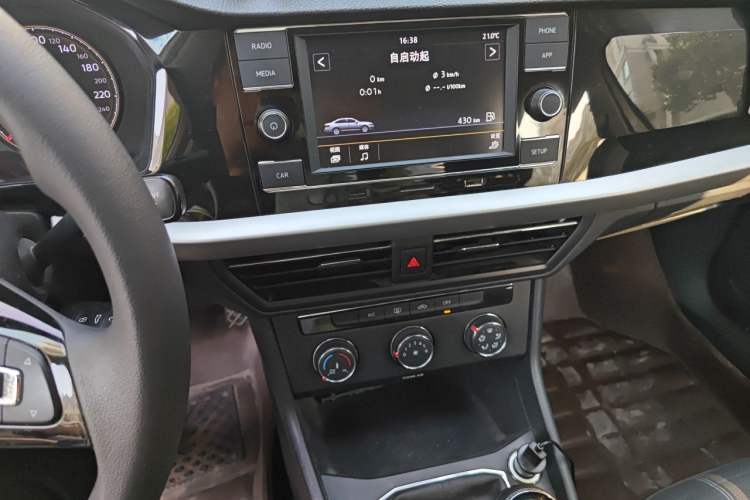 Used Volkswagen Lavida 2019 1.5L Manual Comfort Edition China VI Standard Audio And AC Panel