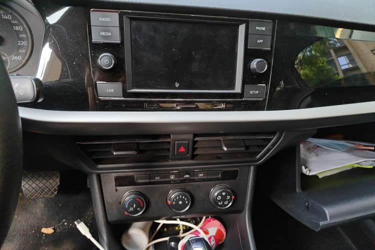 Used Volkswagen Lavida 2019 1.5L Automatic Comfort Edition China VI Standard Audio And AC Panel