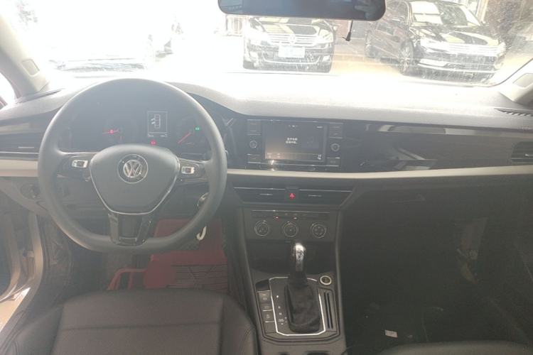 Used Volkswagen Lavida 2019 1.5L Automatic Comfort Edition China VI Standard Center Console