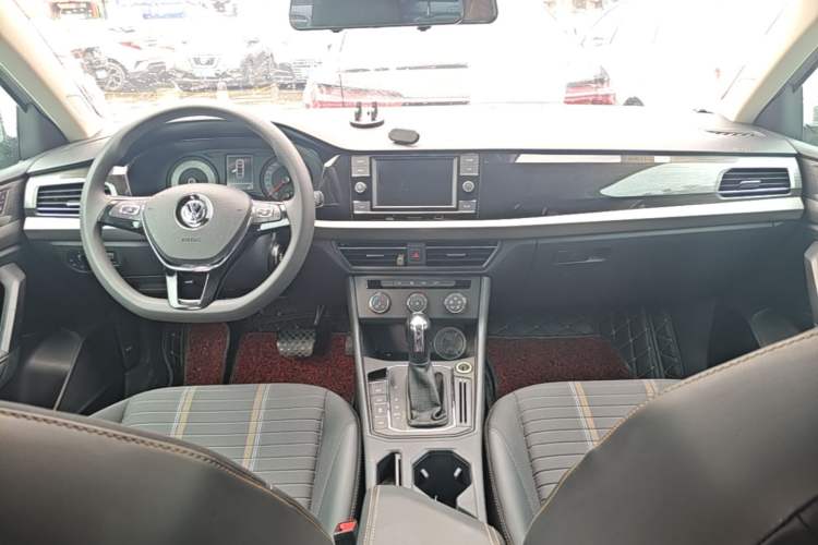Used Volkswagen Lavida 2019 280TSI DSG Comfort Edition China VI standard Center Console