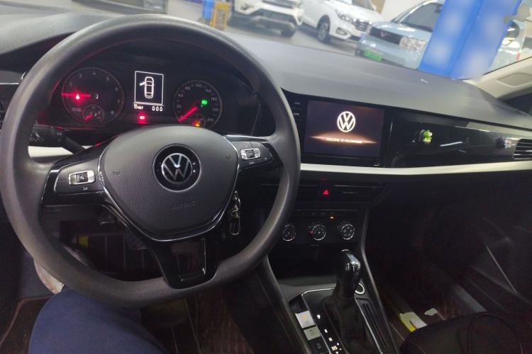 Used Volkswagen Lavida 2019 1.5L Automatic Comfort Edition China VI Standard Center Console