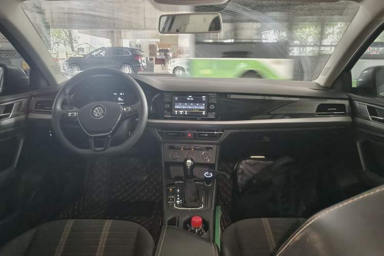 Used Volkswagen Lavida 2019 280TSI DSG Comfort Edition China VI standard Center Console
