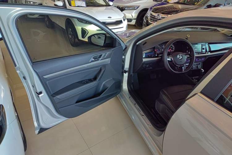 Used Volkswagen Lavida 2019 1.5L Automatic Comfort Edition China VI Standard Driver Seat