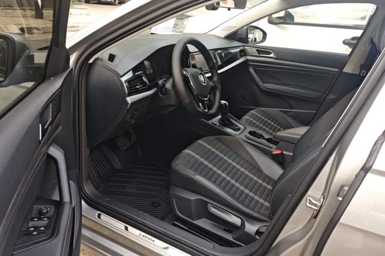 Used Volkswagen Lavida 2019 280TSI DSG Comfort Edition China VI standard Driver Seat
