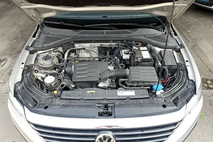 Used Volkswagen Lavida 2019 1.5L Automatic Comfort Edition China VI Standard Engine Bay