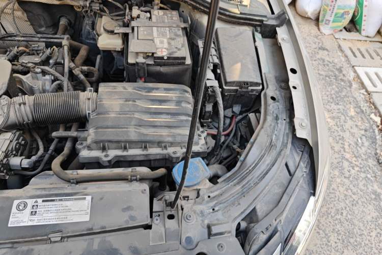 Used Volkswagen Lavida 2019 1.5L Manual Comfort Edition China VI Standard Engine Bay Left