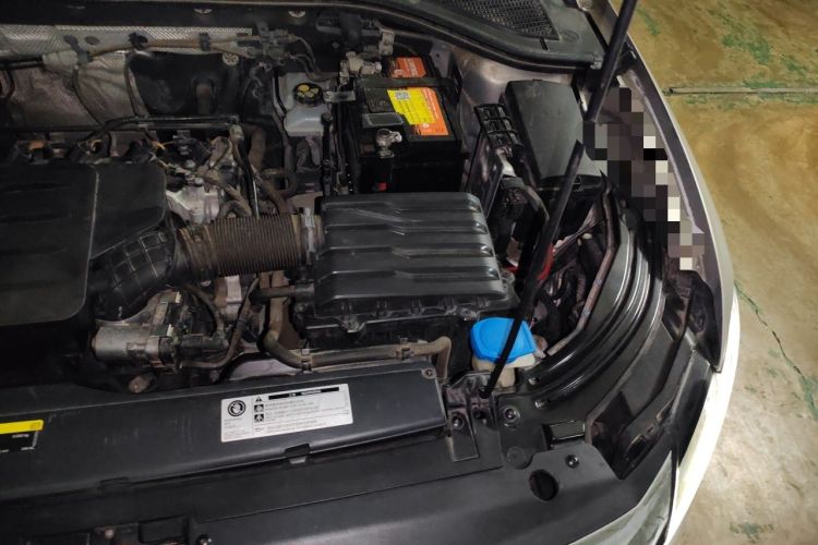 Used Volkswagen Lavida 2019 1.5L Automatic Comfort Edition China VI Standard Engine Bay Left