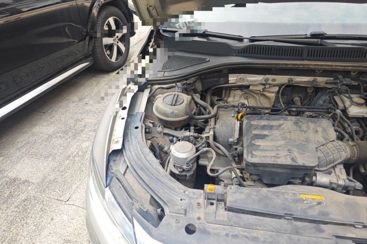Used Volkswagen Lavida 2019 1.5L Automatic Comfort Edition China VI Standard Engine Bay Right