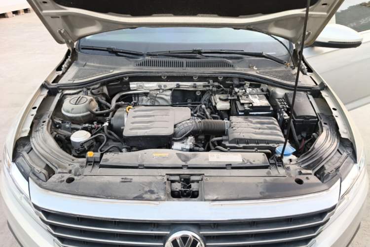 Used Volkswagen Lavida 2019 1.5L Manual Comfort Edition China VI Standard Engine Bay