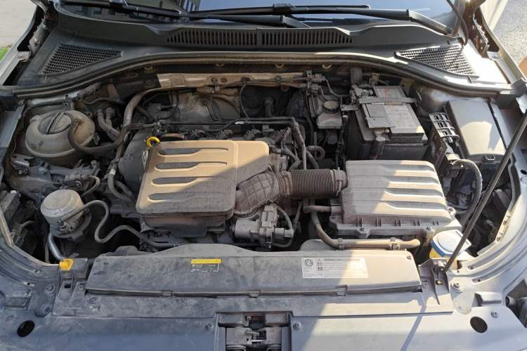 Used Volkswagen Lavida 2019 1.5L Automatic Comfort Edition China VI Standard Engine Bay