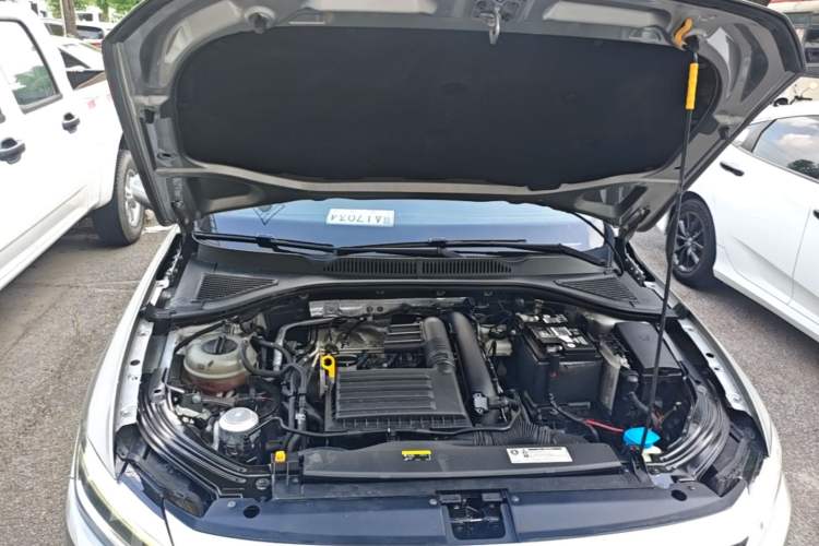 Used Volkswagen Lavida 2019 280TSI DSG Comfort Edition China VI standard Engine Bay