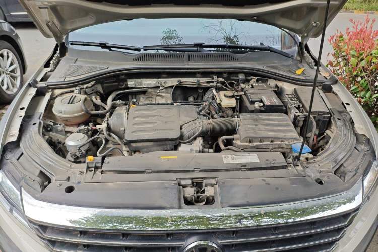 Used Volkswagen Lavida 2019 1.5L Automatic Comfort Edition China VI Standard Engine Bay