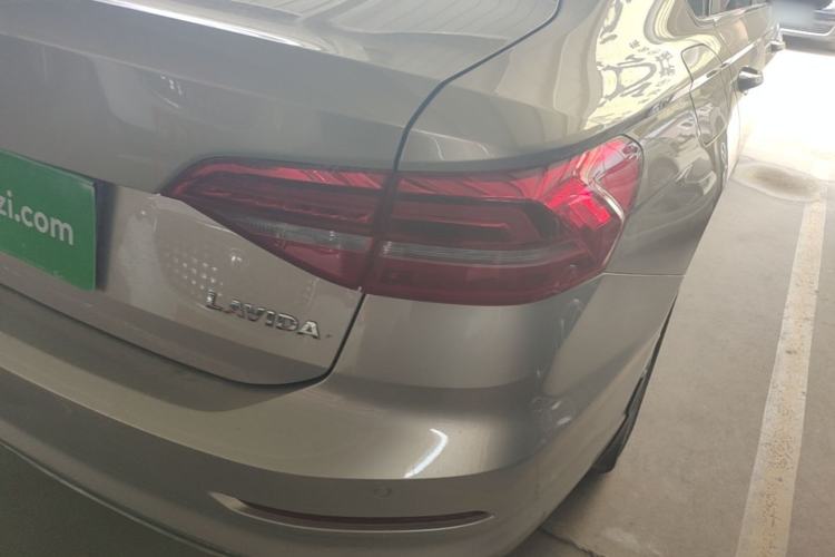 Used Volkswagen Lavida 2019 1.5L Automatic Comfort Edition China VI Standard Exterior 3